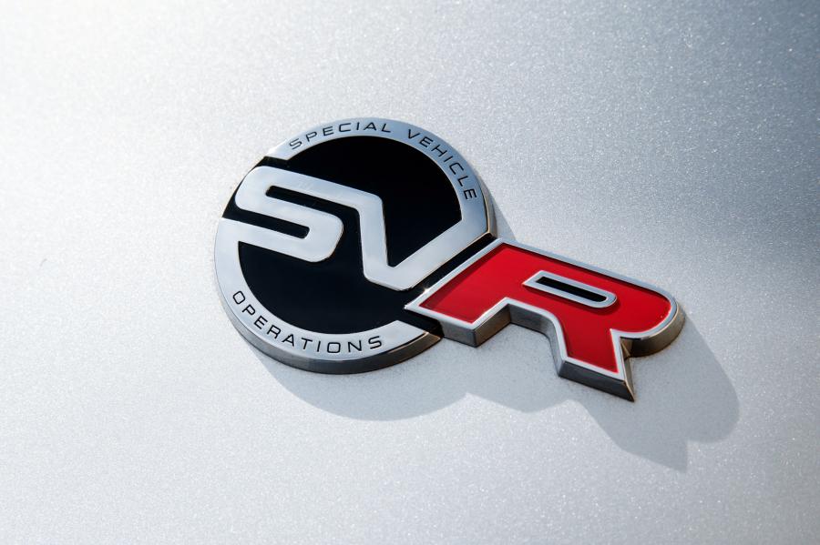 Логотип Jaguar F-Pace SVR 2018 года  (WW) (фото 88 из 115)